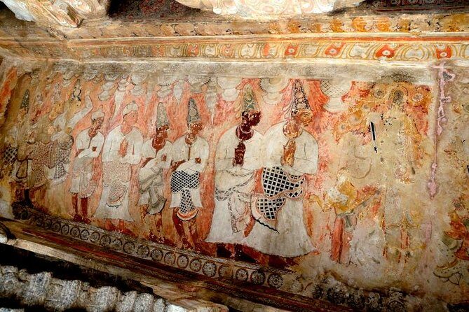 Day trip from Bangalore to Lepakshi for Temple architecture & paintings - Exploring the Veerabhadra Swamy Temple