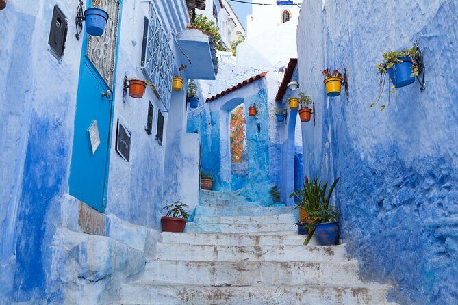 Day Trip From Fes to Chefchaouen - Transportation and Group Size