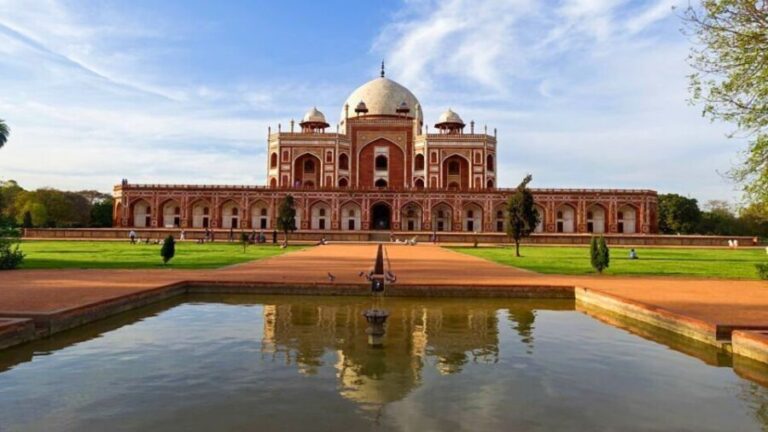 Delhi Airport: Private Guided Layover Delhi City Tour by Car - Authentic Experiences & Personal Touches