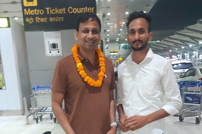 Delhi Airport Private Transfer to or from New Delhi and NCR - The Realities of Booking and Reviews