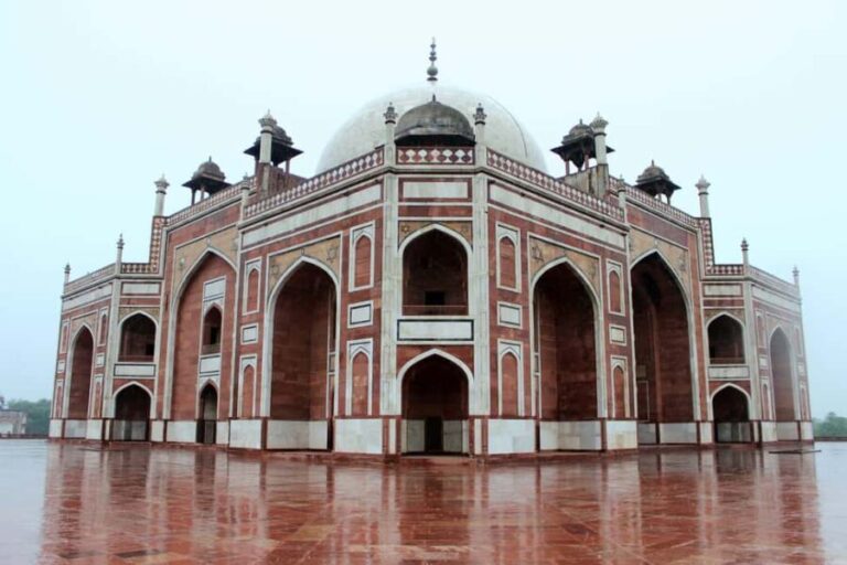 Delhi: Guided Tour of Top Sites with Private Car & Meal - Deep Dive into the Itinerary