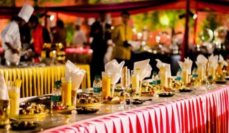 Delhi: Immerse in Indian Culture at a Vibrant Hindu Wedding - Food & Refreshments: A Feast for the Senses