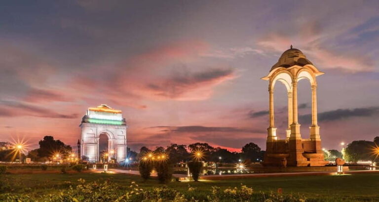 Delhi: Night Tour with Rickshaw Ride and Street Food - Breaking Down the Experience