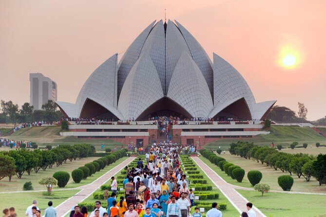 Delhi: Old and New Delhi Private One Day Tour - The Sum Up
