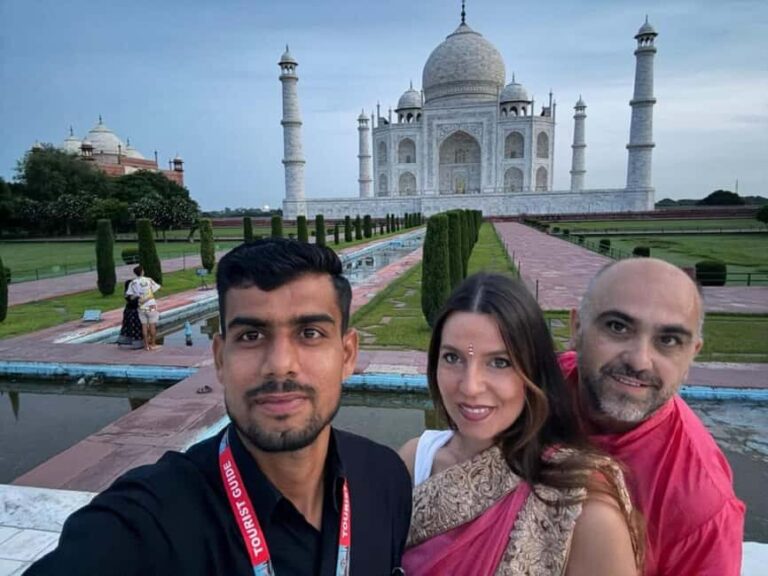 Delhi: Overnight Taj Mahal & Agra Tour With Fatehpur Sikri - Exploring the Taj Mahal: The Jewel of India