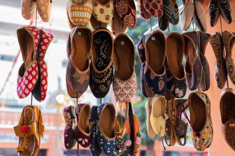 Delhi: Private Half-Day Shopping Tour with Guide & Transfers - The Markets You Might Visit