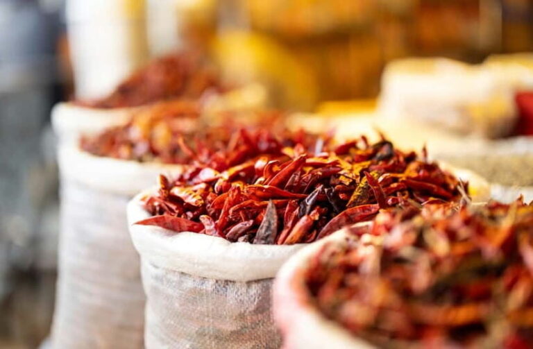 Delhi: Private Half-Day Shopping Tour with Hotel Pickup - Dilli Haat: Artisans’ Showcase