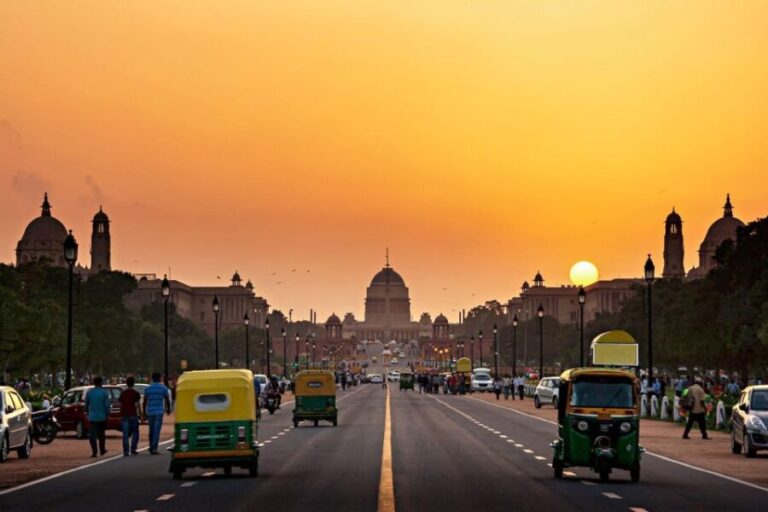 Delhi: Private Half Day Tour - The Experience of the Landmarks
