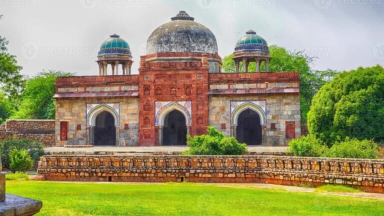 Delhi: Private Humayuns Tomb Guided Tour with Entry Ticket - The Sum Up