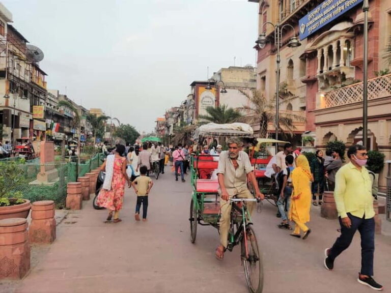 Delhi: Private Old & New Delhi City Tour with Car & Guide - Why Travelers Love This Tour