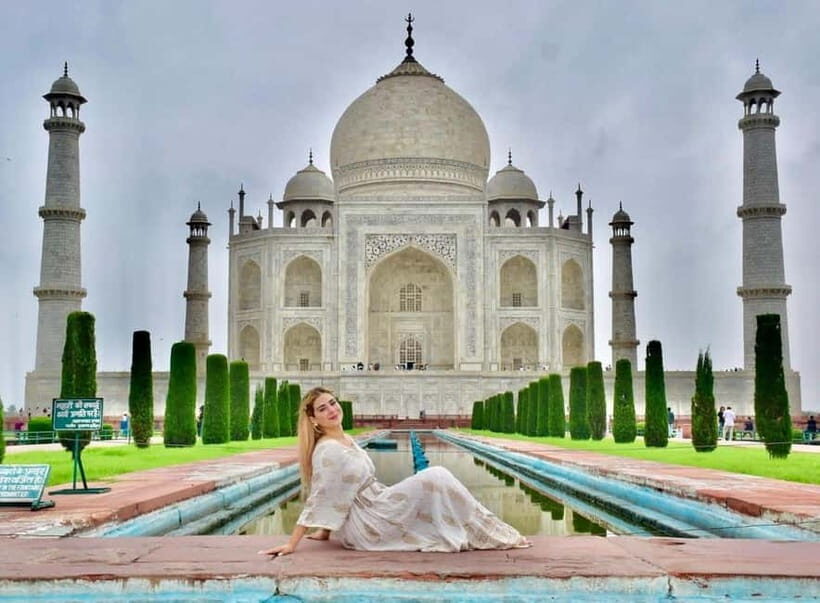 Delhi: Taj Mahal & Agra Tour by Gatimaan Express Train - First Stop: The Taj Mahal