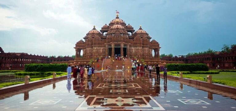 Delhi: Tuk Tuk Tour w/ Jama Mosque, Lotus Temple, India Gate - Transportation and Logistics