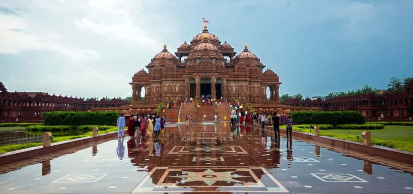 Delhi: Tuk Tuk Tour w/ Jama Mosque, Lotus Temple, India Gate - Transportation and Logistics