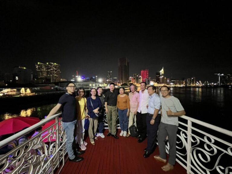Deluxe Dining Cruise by DeluxeGroupTours - An In-Depth Look at the Cruise Experience