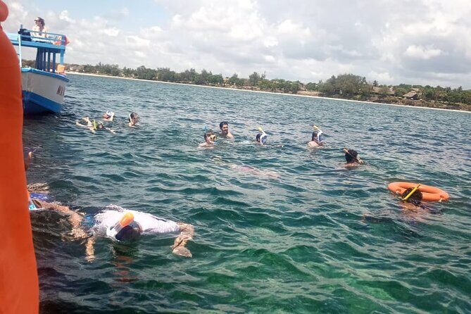 Diani Beach: Glass-bottom Boat Ride with Underwater Show - Authenticity and Value