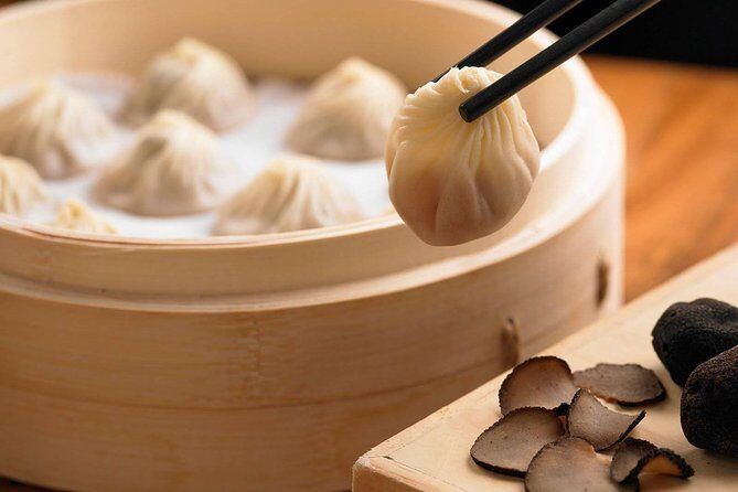 Dinner at Din Tai Fung with Luxury Chinese Massage Treatment - Who Should Consider This Tour?