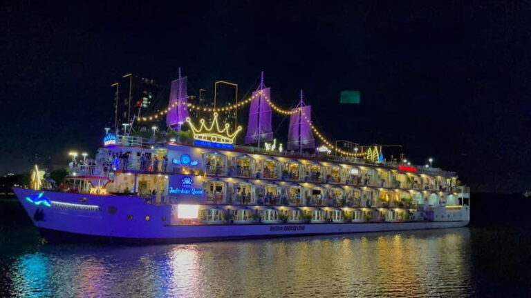 Dinner on Cruise with Buffet/Set menu with live music - The Entertainment: Live Music and Cultural Performances
