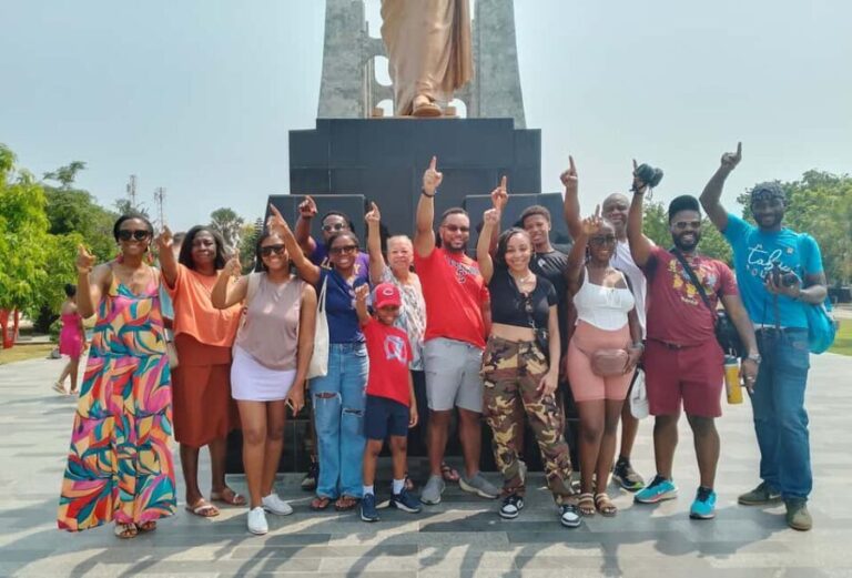 Discover Accra: A 2-Day Vibrant City - The Starting Point: Black Star Square