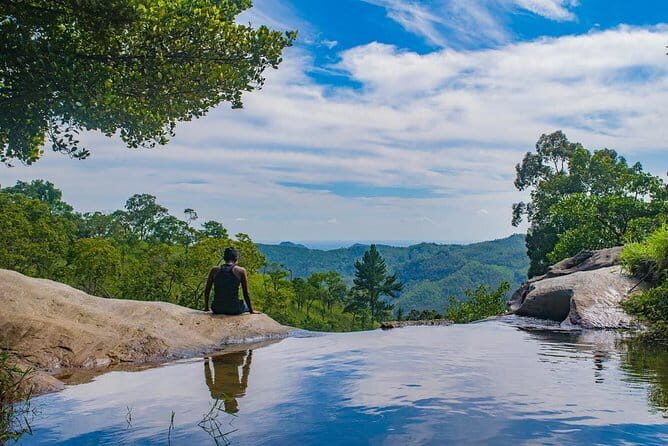 Diyaluma Waterfall & Natural Pool Bath. - The Itinerary in Detail