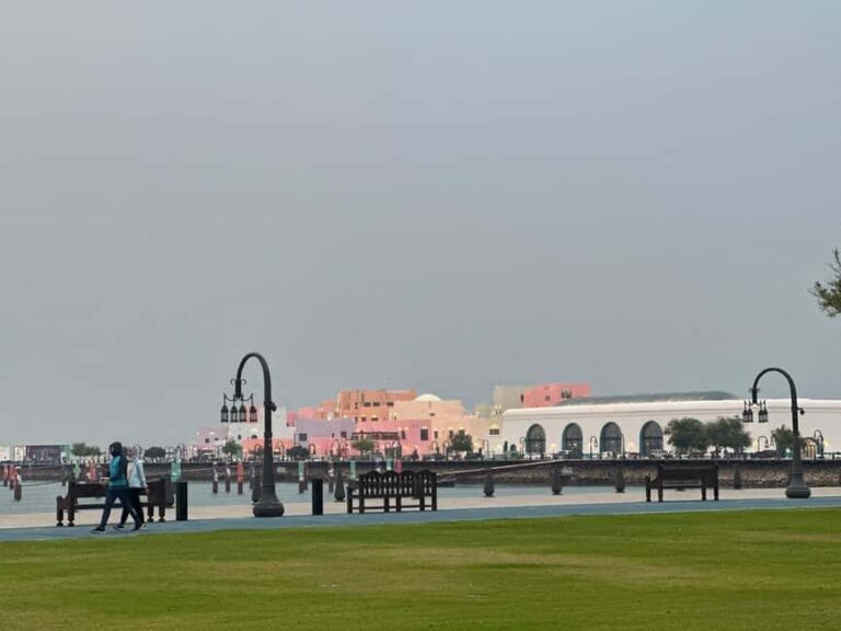 Doha: Express city tour DOHA BY NIGHT - Pearl island, Katara - Old Doha Port and the Museum of Islamic Art