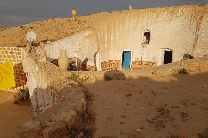 Door of the tunisian desert Ksar Ghilane and Matmata: Full one Day - An In-Depth Look at the Full-Day Sahara Tour