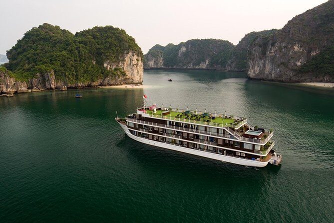 Doris Cruise 5 star cruise 3 days visiting Halong - Lan Ha Bay - Authentic Experiences in a Relaxed Setting