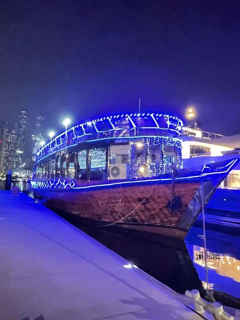 Dubai Marina Unique Dinner Cruise - What the Reviews Tell Us