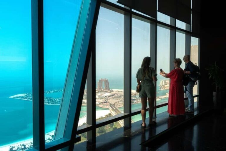 Dubai to Abu Dhabi Private Tour: Grand Mosque & Royal Palace - Analyzing the Value