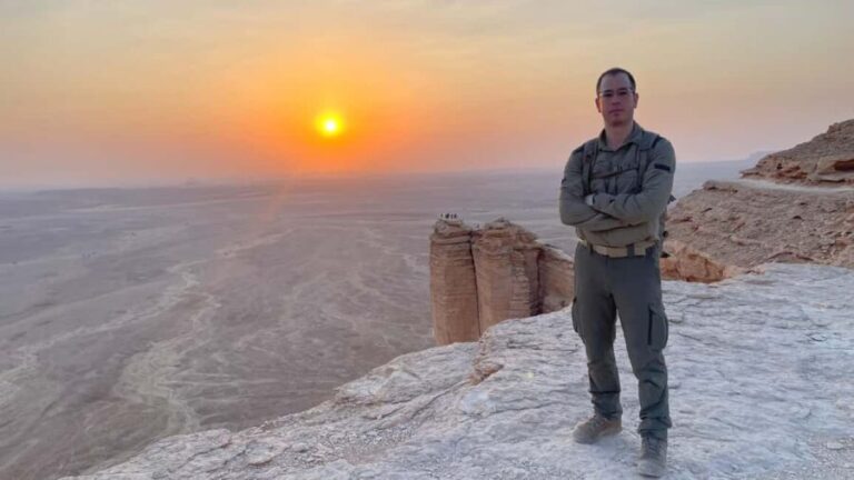 Edge of The World Riyadh,Camel Ride ,Bat Cave Visit & Dinner - Who Should Consider This Tour?