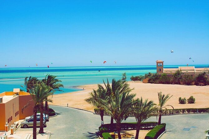 EL Gouna City Tour: Guided Tour with Shopping Stops from Hurghada - Exploring El Gouna: A Closer Look