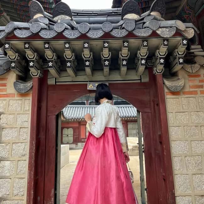 Essential Seoul: Hanbok, Hanok & Handmade Noodles - The Itinerary in Detail
