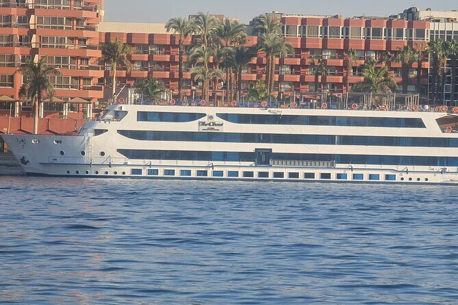 Exotic Nile Cruise tour - Day 3: The Temples of Edfu and Kom Ombo