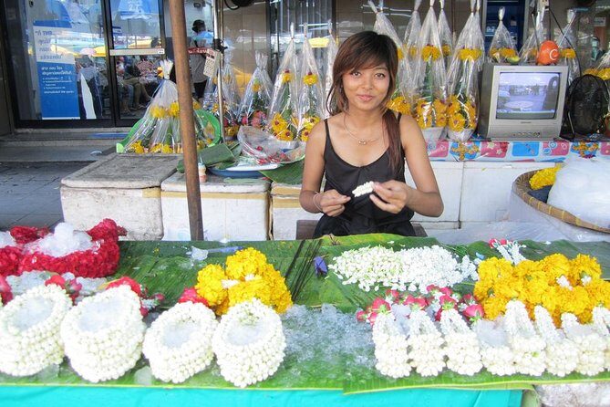 Experience Bangkok at Night with Streetfood Dinner & Foot Massage - Authentic Experiences That Shine