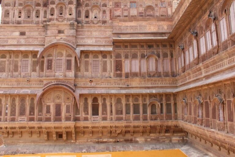 Explore Chittor Fort & Pushkar With Jaipur Drop from Udaipur - What this tour means for you