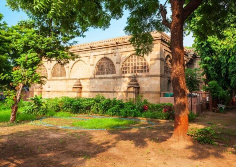 Explore the Best of Ahmedabad by Car (Guided Full Day Tour) - How It Compares to Similar Tours