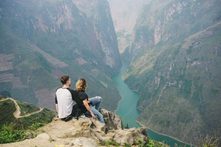 Explore the majestic Ha Giang with direct bus from Ha Noi - The Journey: What to Expect