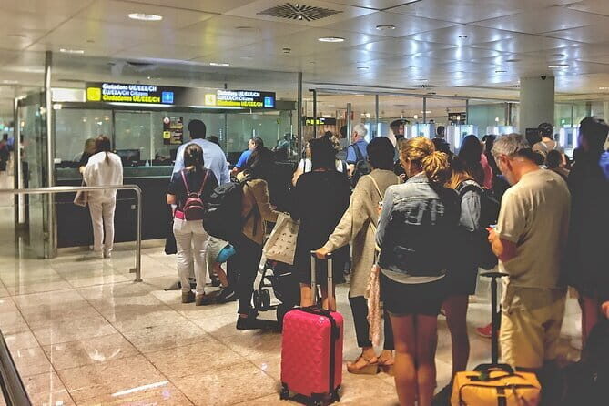 Fast Track VIP Service Tan Son Nhat Airport (Ho Chi Minh-Vietnam) - Why Is This Service Valuable?