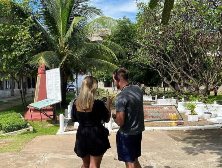 Five Top Killing Field, Toul Sleng, Royal Palace, Wat Phnom - Practical Details: What to Expect
