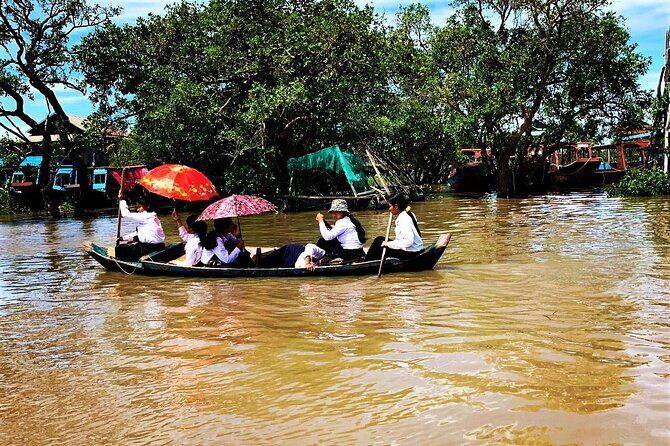 Floating Village-Mangrove Forest Private Tonle Sap Lake Boat Tour - Kampong Phluk: The Floating Village Experience
