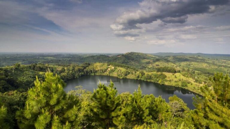 Fort Portal: Amabere Caves, Crater Lakes, and Palace Tour - Final Thoughts: Who Will Love This Tour?