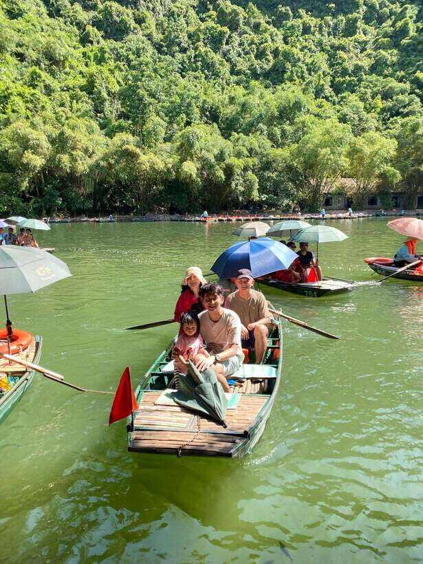 FRIENDLY TRAVEL HOA LU-TRANG AN 1 SMALL GROUP BY LIMOUSINE - The Value of This Tour