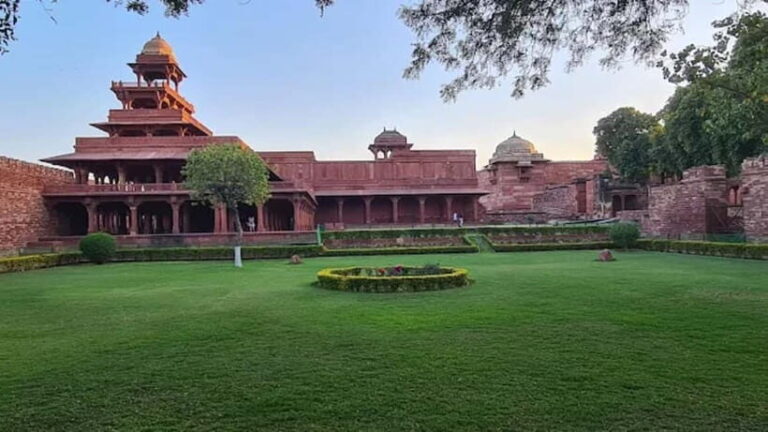 From Agra: Fatehpur Sikri Guided Tour - The Experience: Pros and Cons