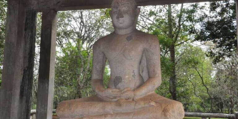 From Dambulla: Sacred City of Anuradhapura Private Day Tour - Exploring Anuradhapura: The Ancient Capital