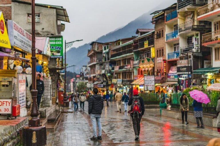 From Delhi: Delhi to Manali Tour Package - Day 1: Arrival and Transition into the Mountains