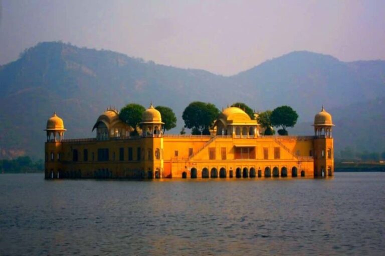 From Delhi: Jaipur Day Trip with Amber Fort & City Palace - Practical Details and Tips
