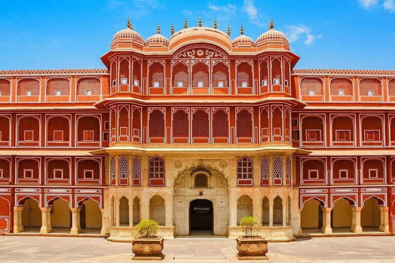 From Delhi: Jaipur Full-Day Tour with Amber Fort & Lunch - The Iconic Hawa Mahal: The Palace of Winds