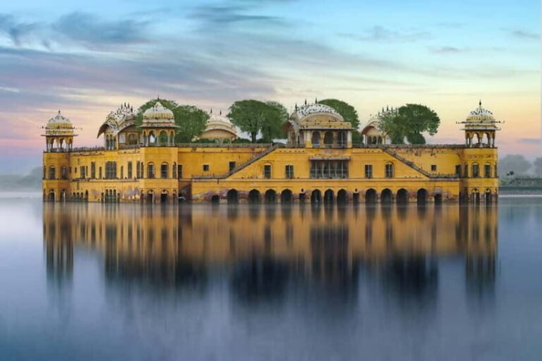 From Delhi: Jaipur Round Trip by Car or Superfast Train. - What the Reviews Say