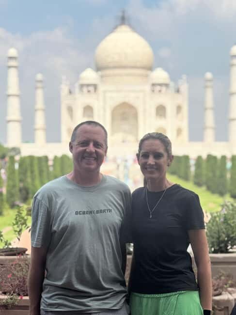 From Delhi Lavish Taj Mahal Tour with Luxury Car & VIP Entry - Visiting Agra Fort: A Majestic Step into Mughal History