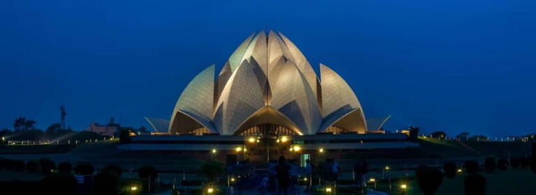 From Delhi: Old & New Delhi Private sightseeing tour - Transitioning to the Modern Side of Delhi
