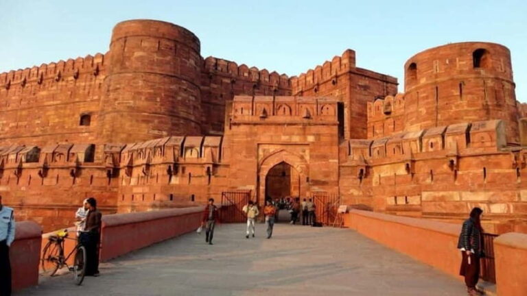 From Delhi: Taj Mahal & Agra Fort Day Tour by Private AC Car - Exploring the Taj Mahal: A Masterpiece of Love